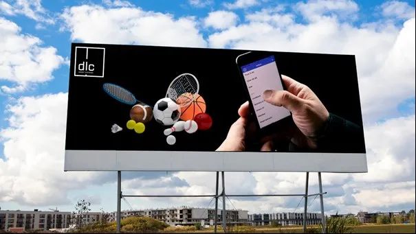 Een sfeerfoto van een LED-board met DLC-reclame.