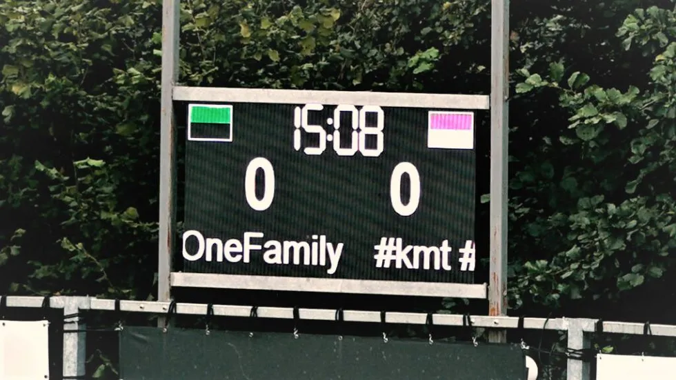 Het scoreboard in actie tijdens een match.